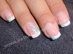 ongle en gel nail art au pinceau